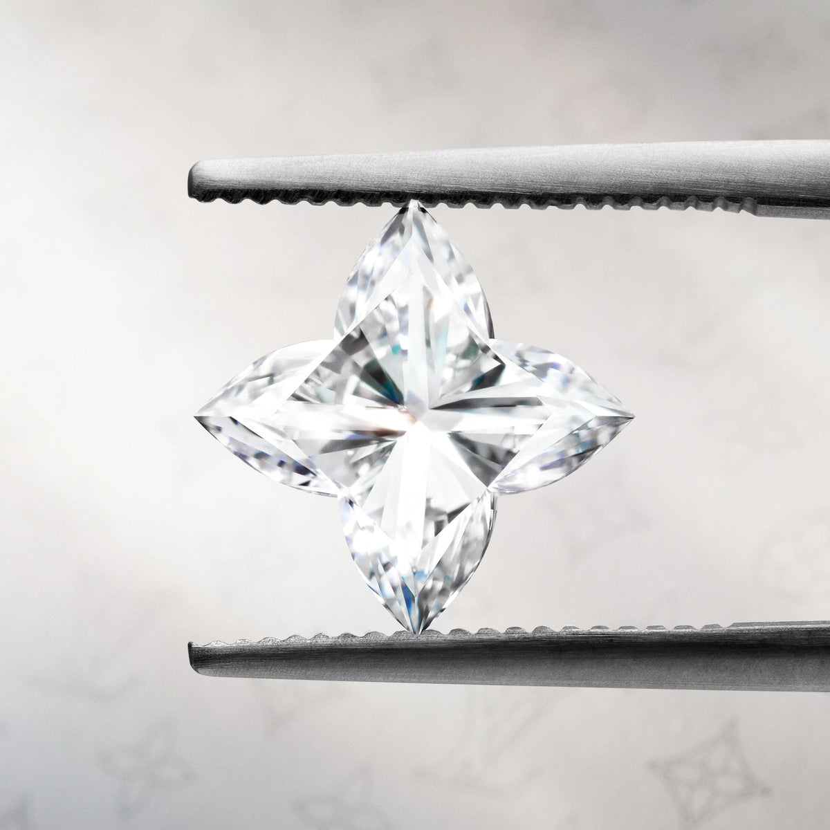 LV Diamonds Double Ring, Round Brilliant cut
