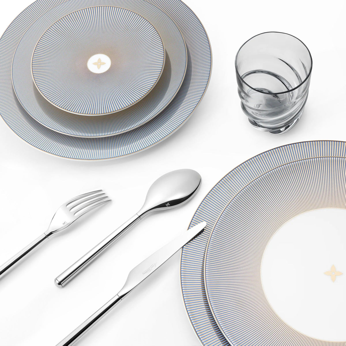 Dichoric Set Of 2 Dessert Plates