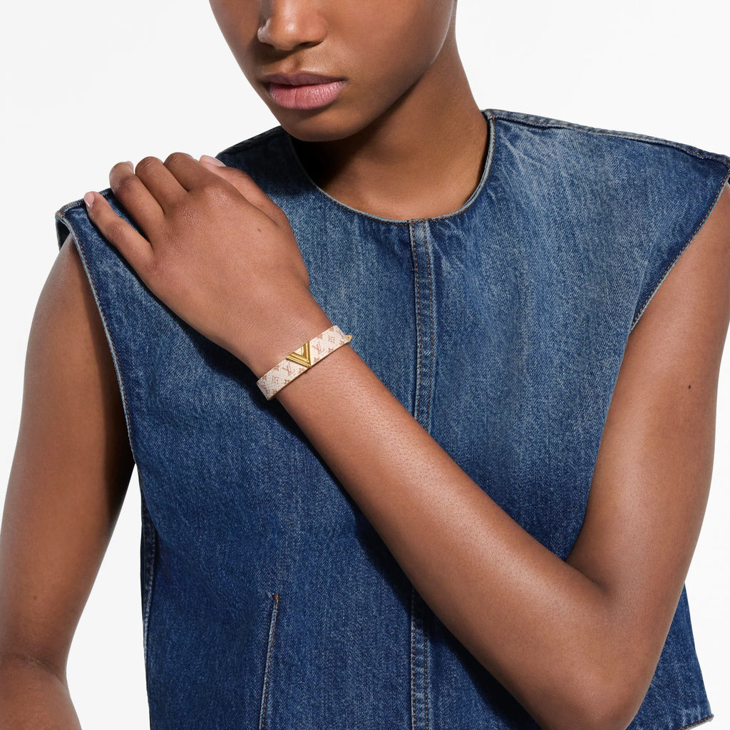 Essential V Bracelet