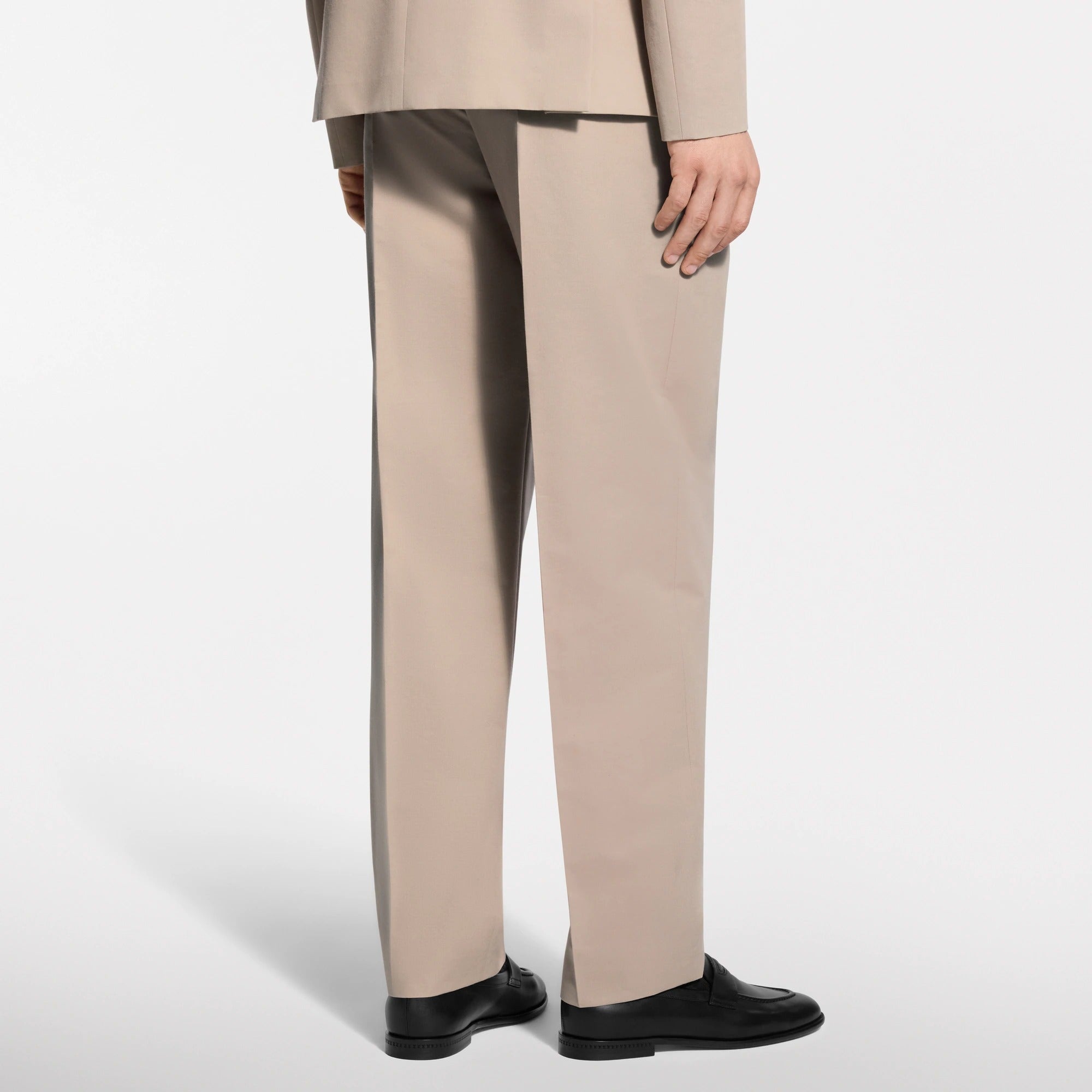 Light Pleated Pants