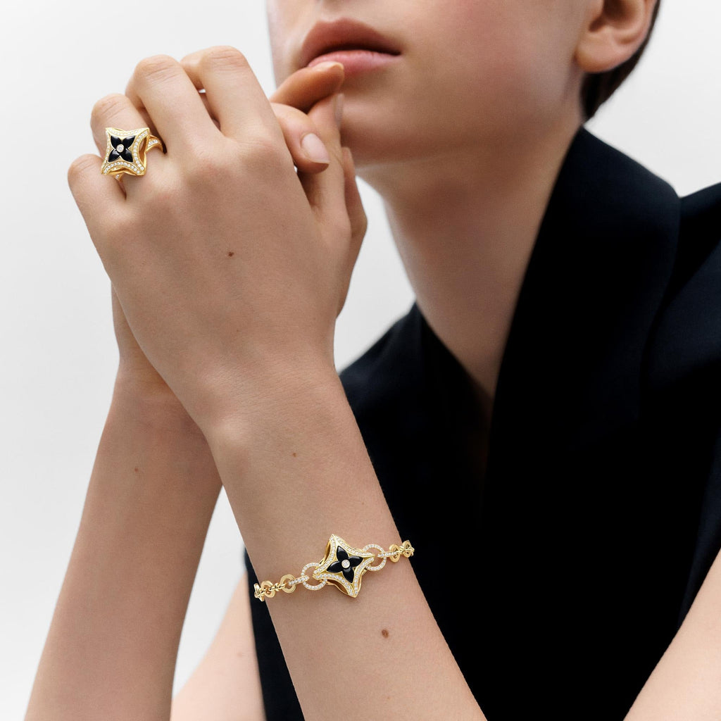 Ever Blossom Bracelet, Yellow Gold, Onyx & Diamonds