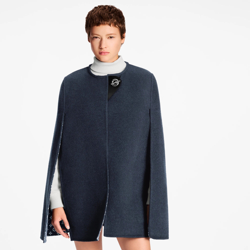 Chain Fastening Cape