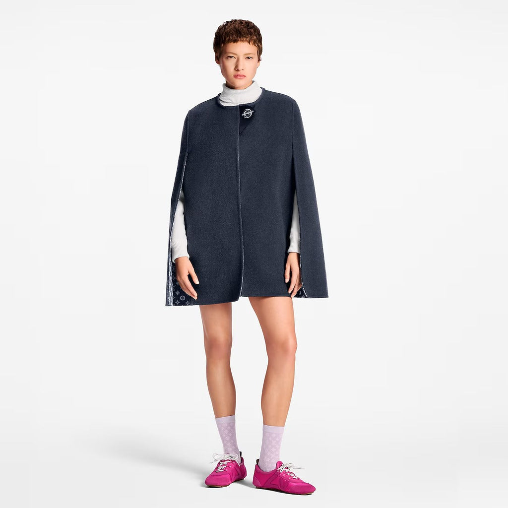Chain Fastening Cape