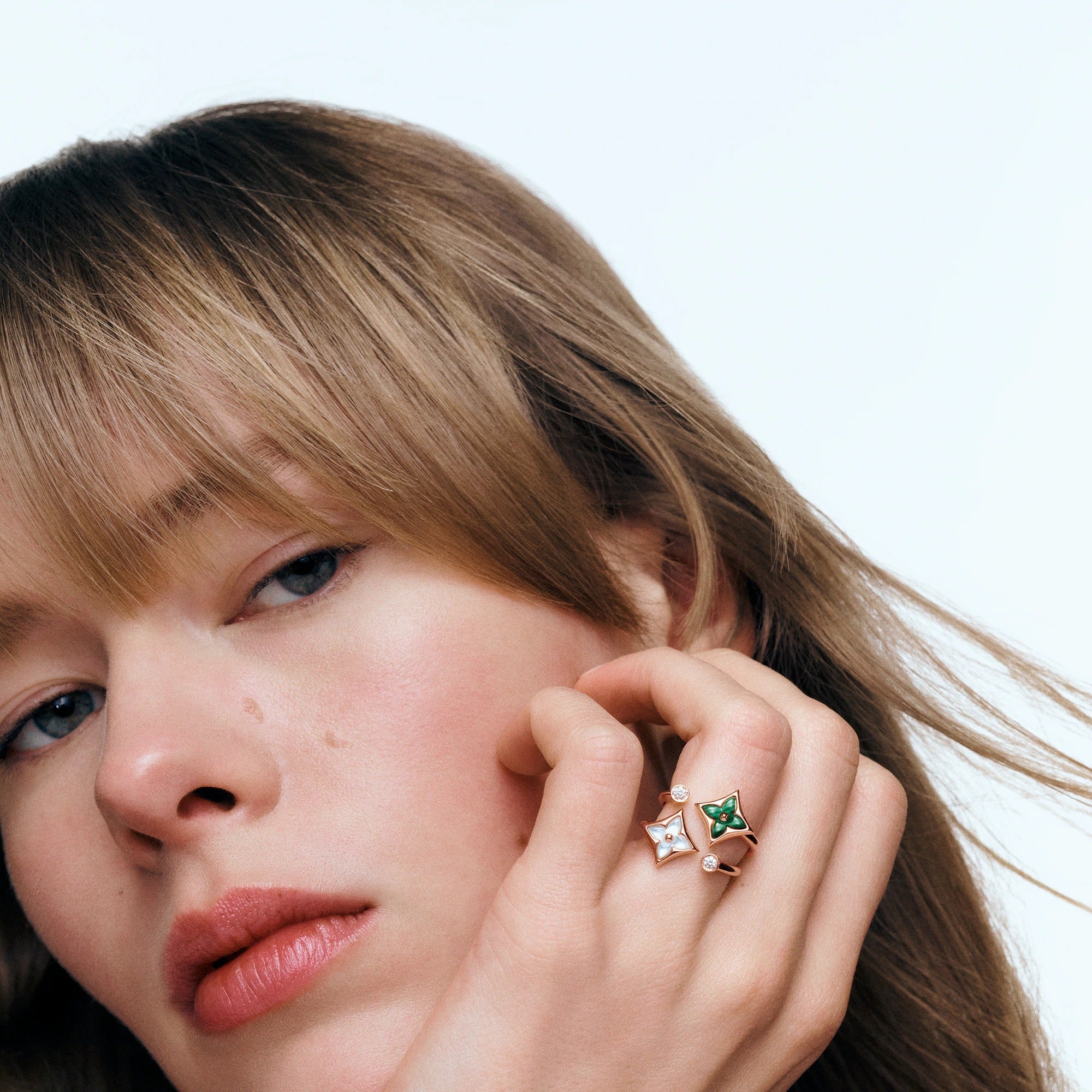 Color Blossom Mini Star Ring, Pink Gold, White Mother-of-Pearl and Diamond