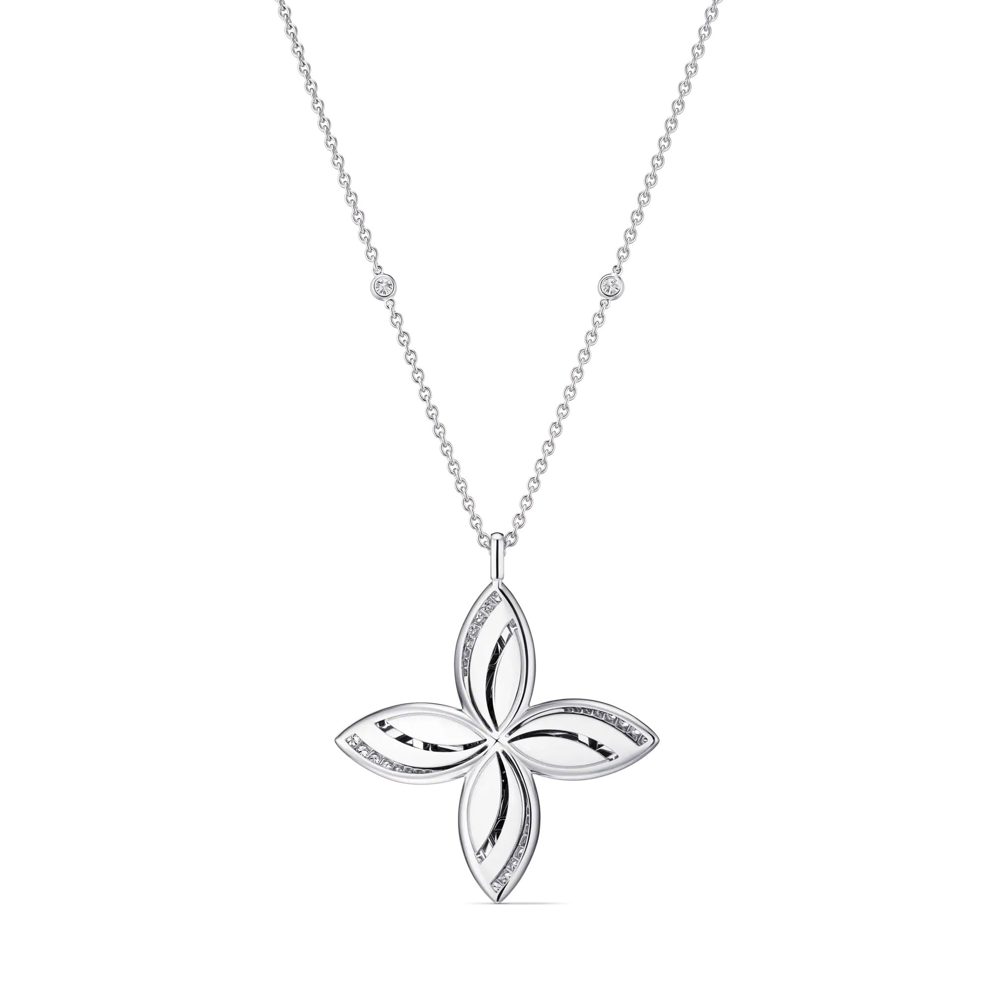Idylle Blossom Pendant, White Gold & Diamonds