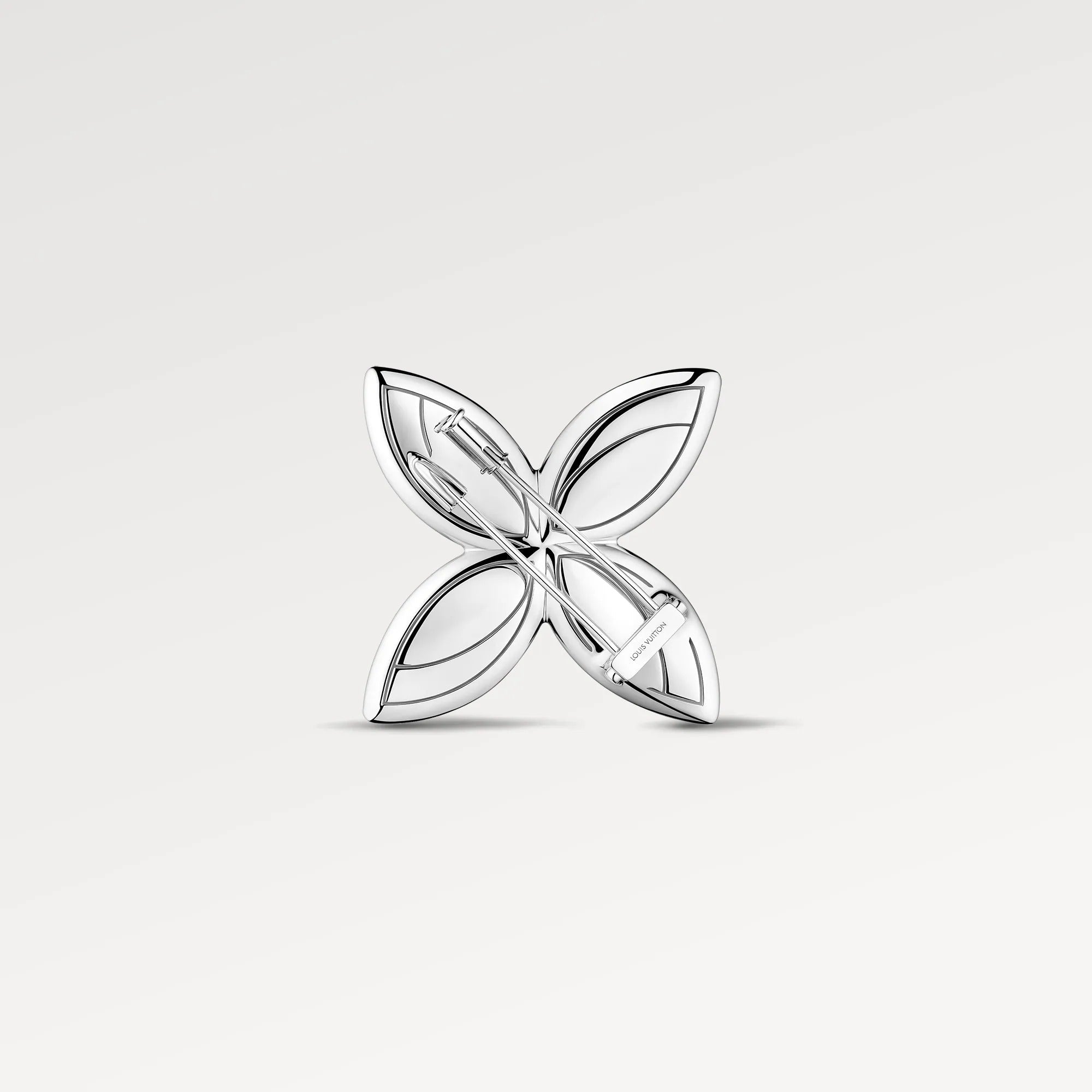 Idylle Blossom Brooch, White Gold & Diamonds