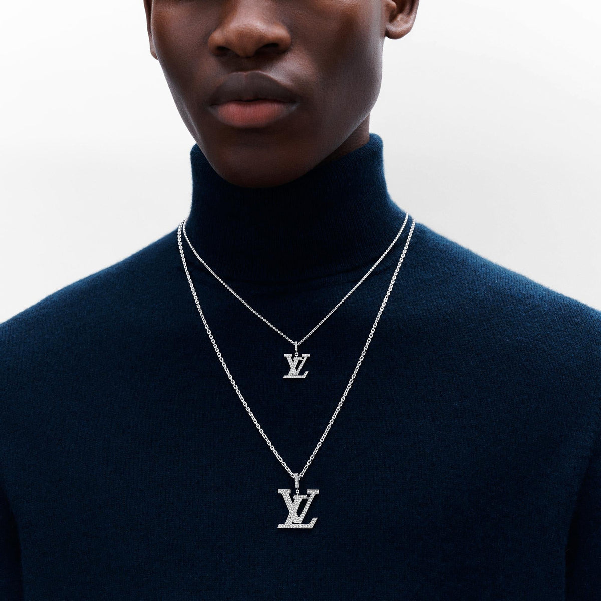 LV Medium Pendant, White Gold And Diamonds