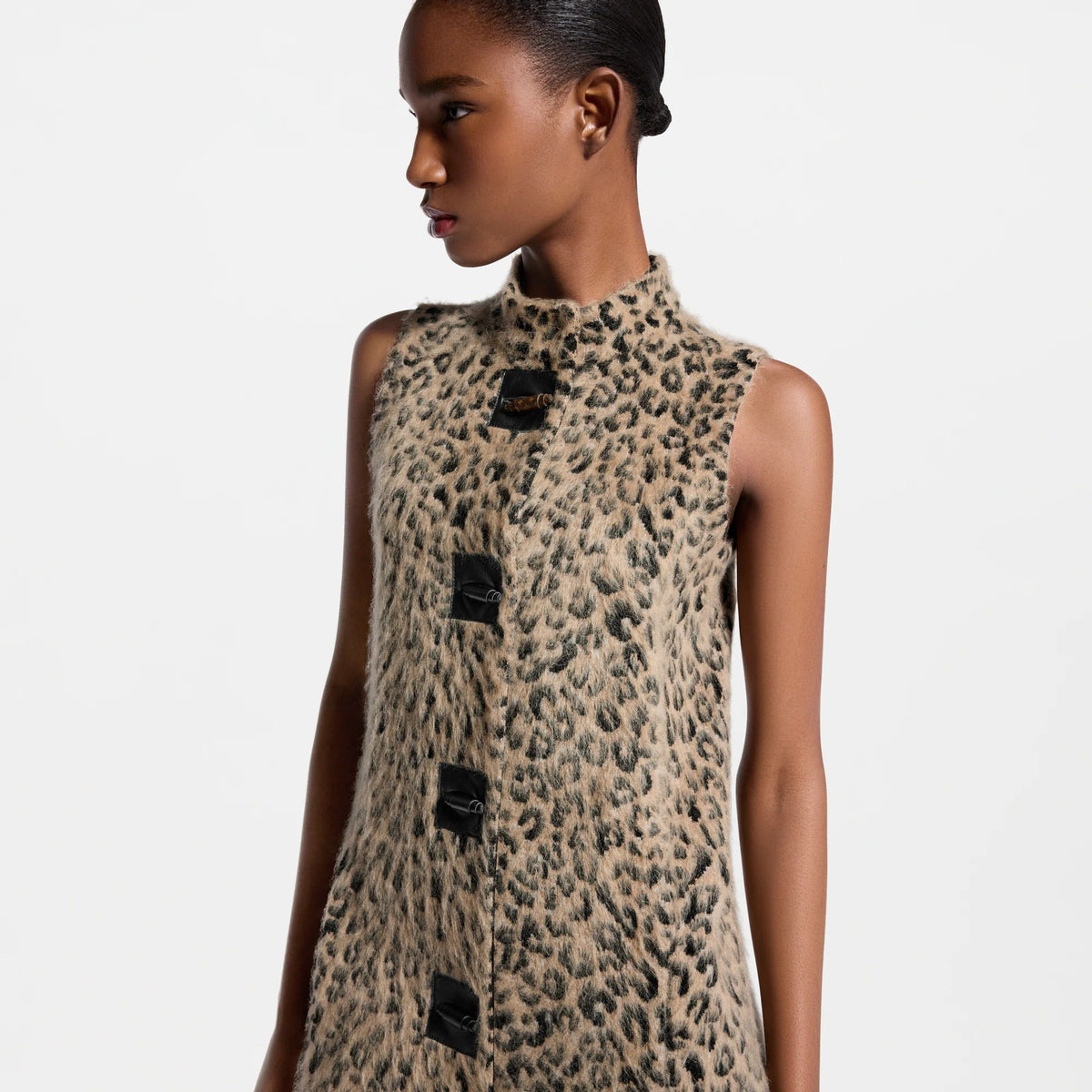 Sleevless Leopard Knit Coat