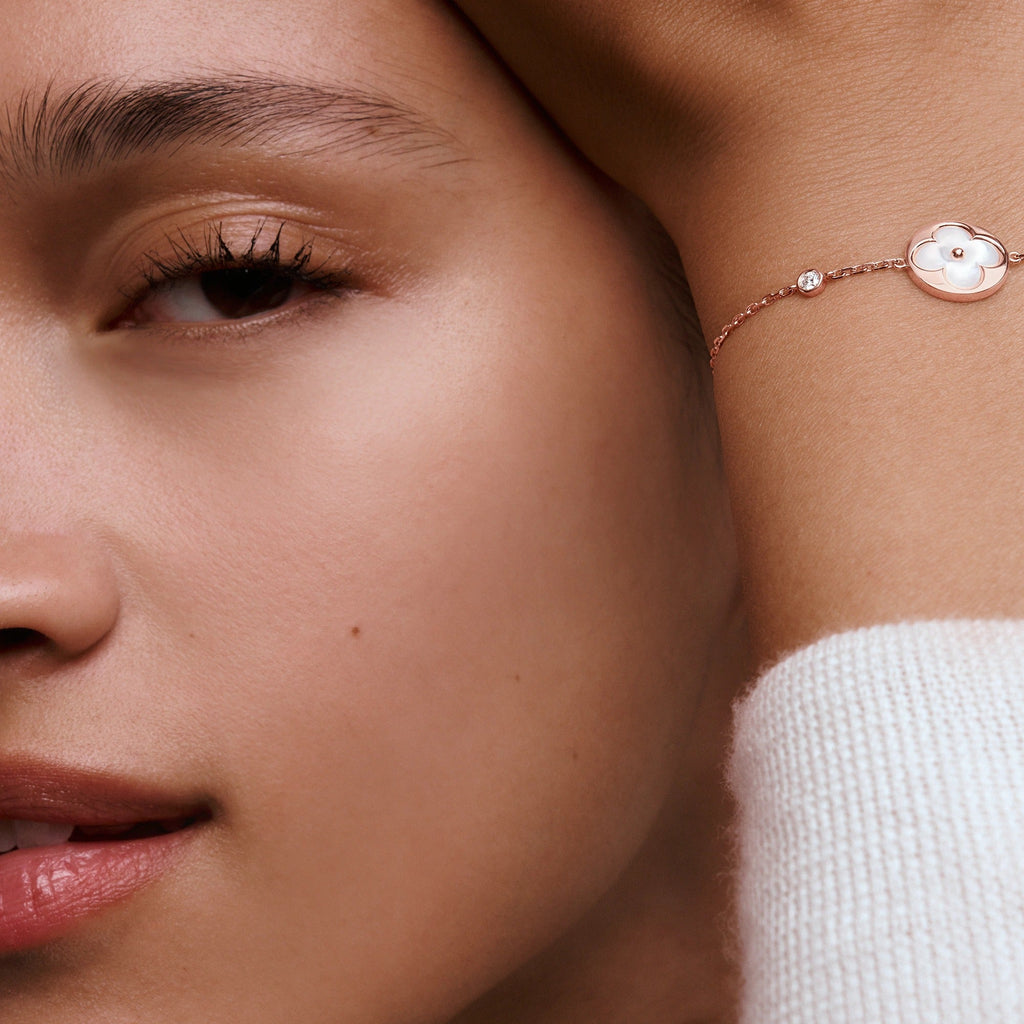 Color Blossom BB Sun Bracelet, Pink Gold, White Mother-of-Pearl and Diamond