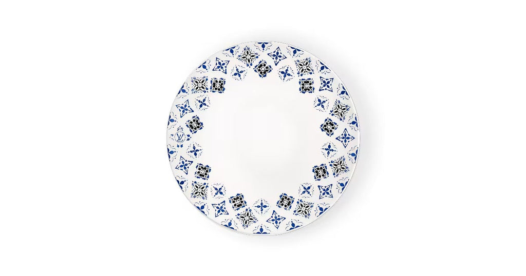 Set Of 2 Dinner Plates LV By The Pool