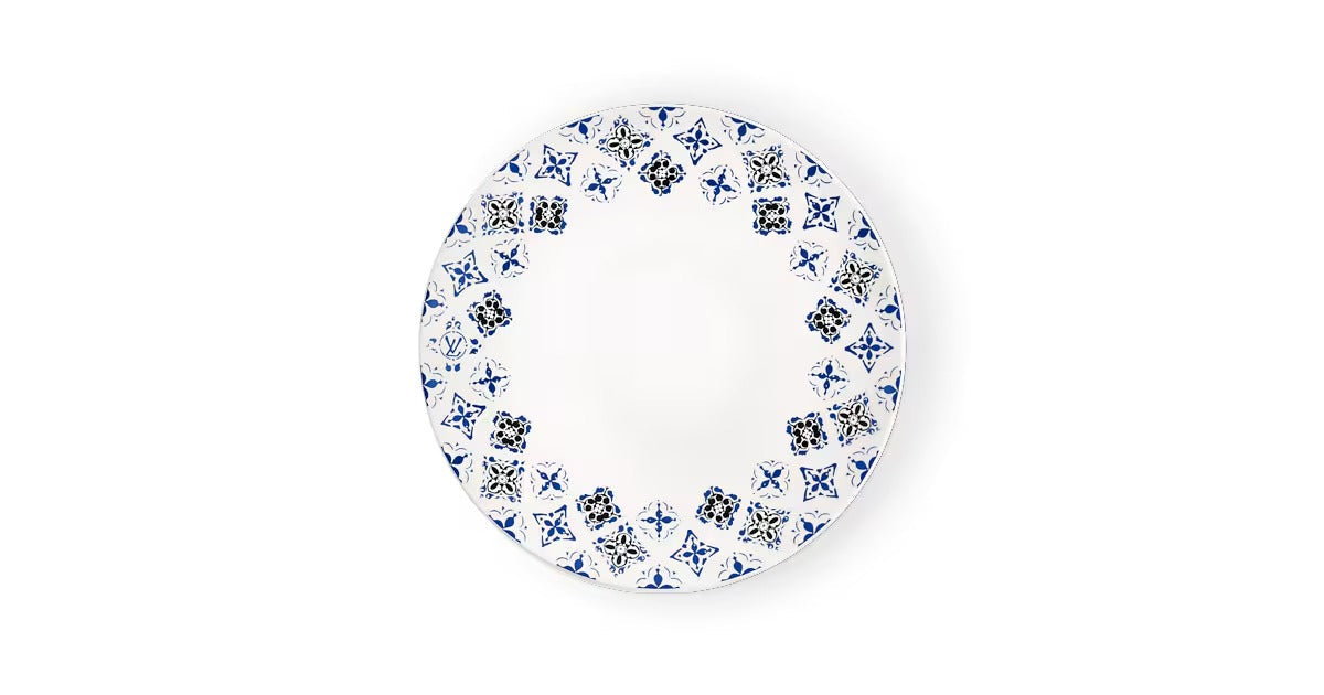 Set Of 2 Dinner Plates LV By The Pool