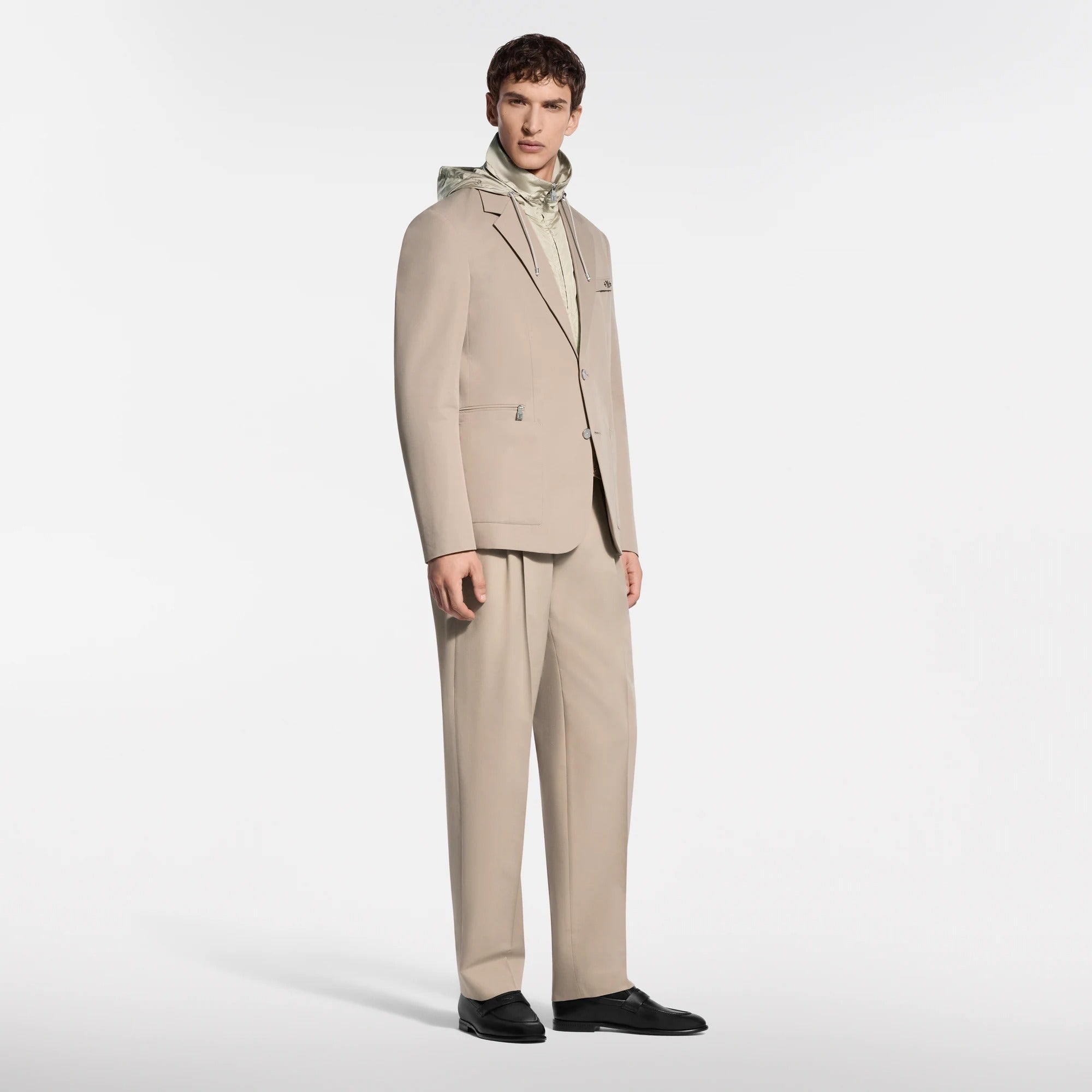 Light Pleated Pants