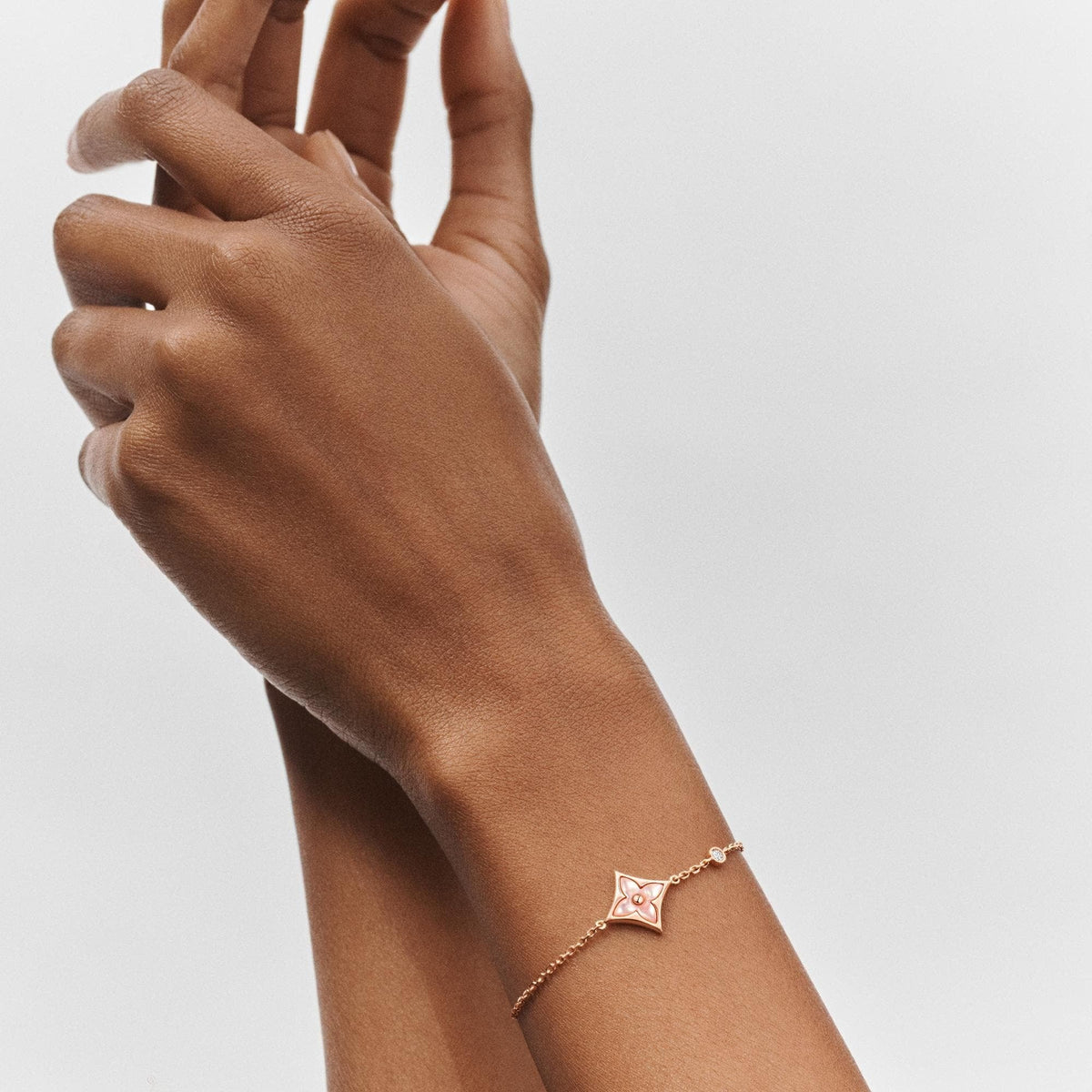 Color Blossom BB Star Bracelet, Pink Gold, Pink Mother-of-Pearl and Diamond