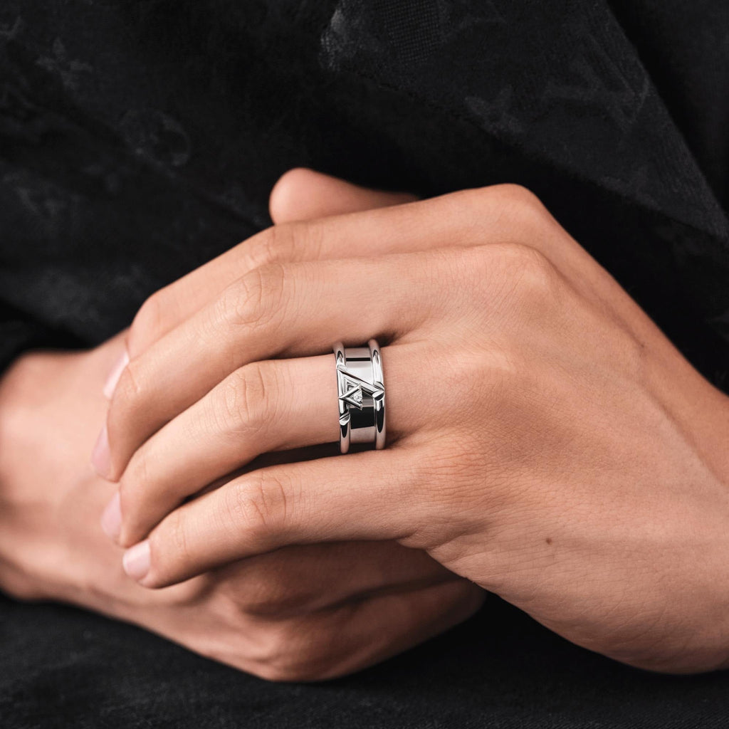 LV Volt One Band Ring, White Gold And Diamond