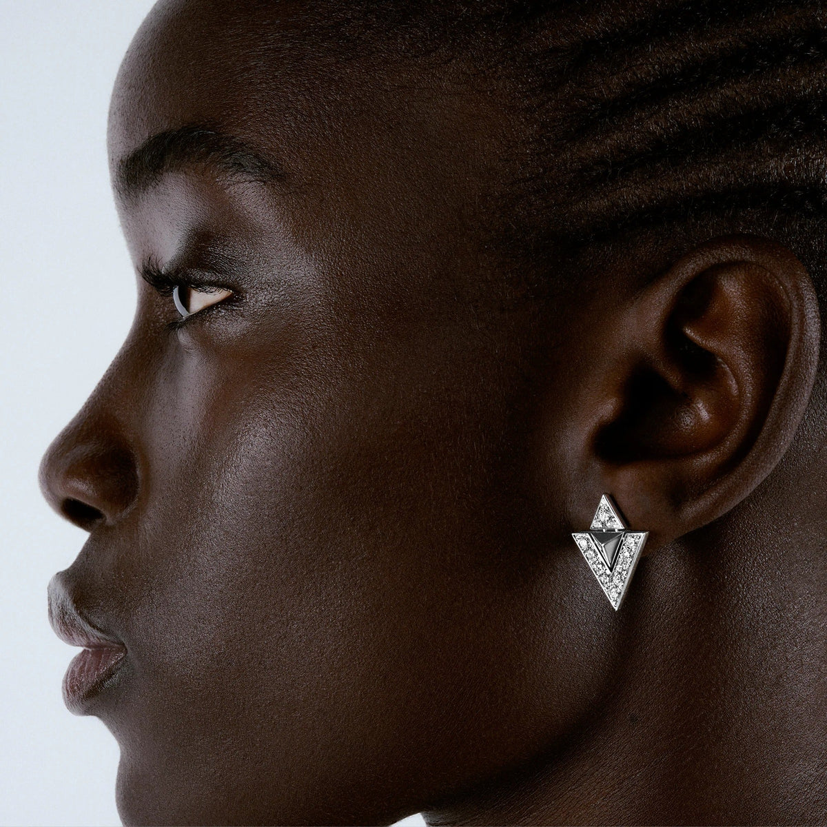 Pure V Earrings, White Gold and Diamonds