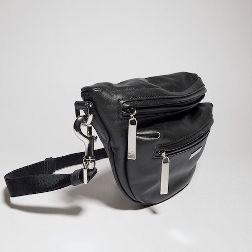 Gucci Tag medium crossbody bag - black leather