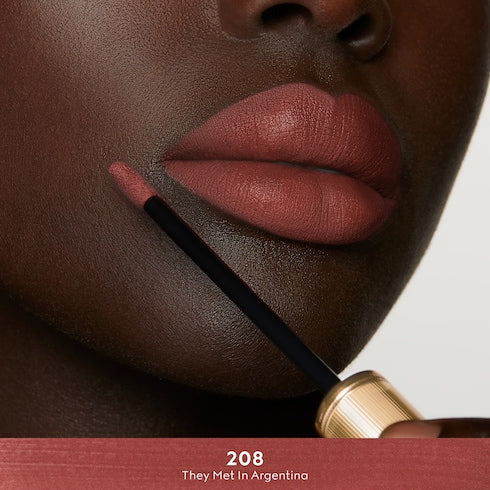 124 Emilie Brown, Rouge à Lèvres Liquide Mat Lipstick - Argentina, Rouge à Lèvres Liquide Mat Lipstick in 208 ​They Met In Argentina